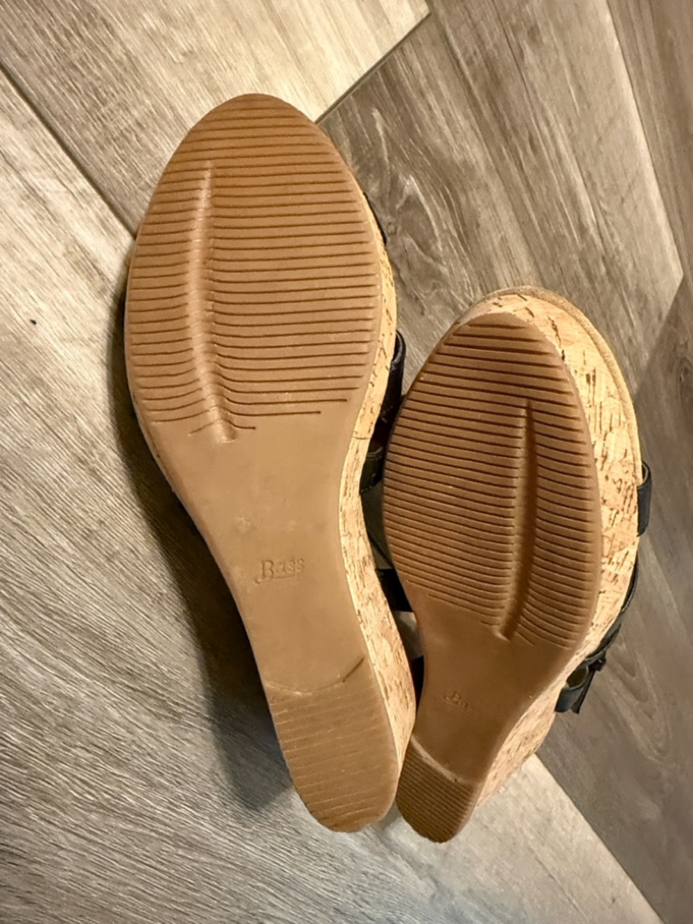 G.H. Bass & Co. Black Crisscross Strap Wedge Sandals - Picture 5 of 6